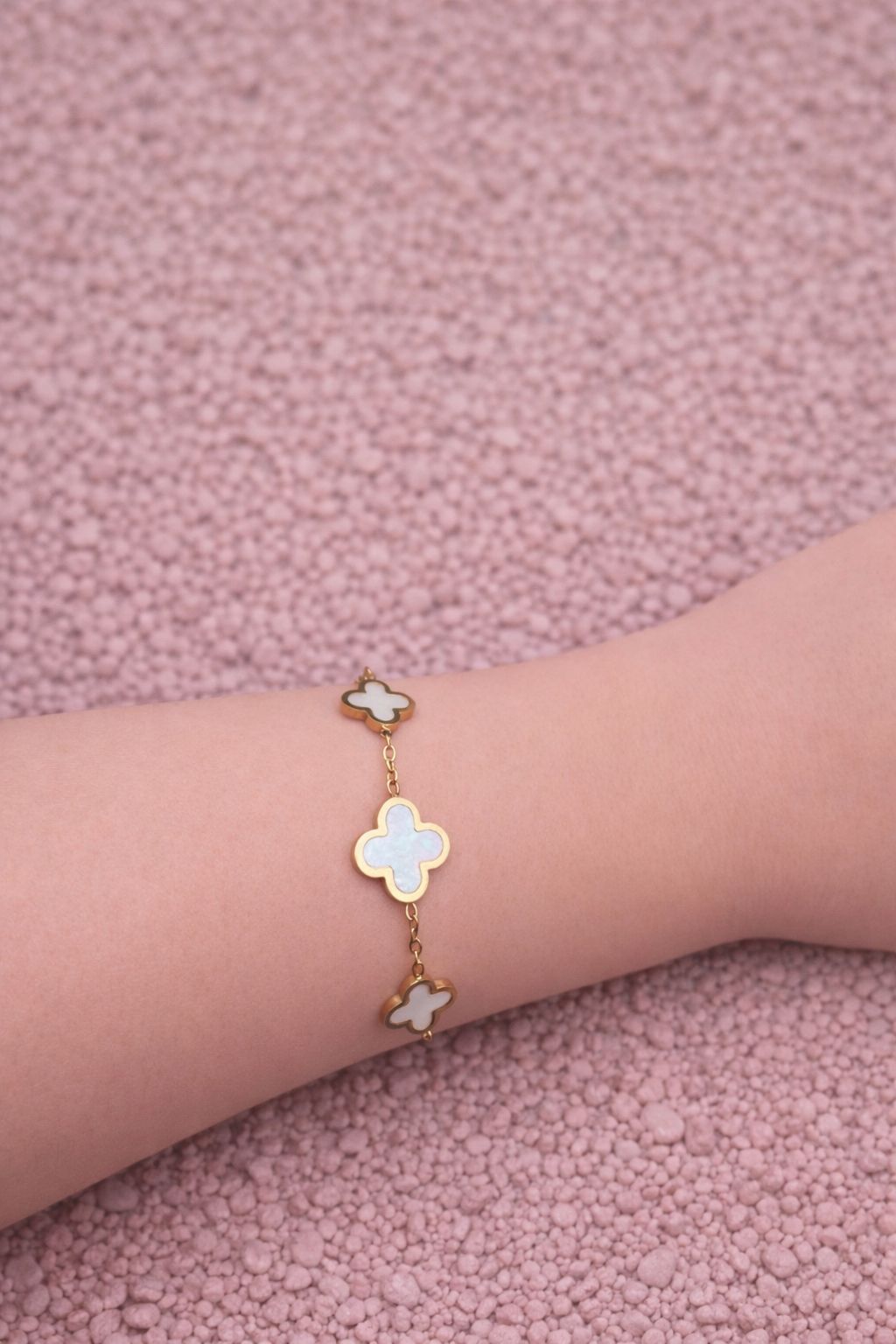 Alva Bracelet - Adjustable Stainless Steel Clover Bracelet - Elegant Lucky Charm